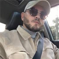 500+ perfiles de «Angel Herrera»