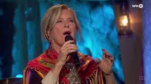Among the most popular scandinavian singers of her era, elisabeth andreassen rose to fame at the dawn of the 1980s and maintained her popularity throughout the remainder of the century and beyond. Soundhound Sommerfuglen By Elisabeth Andreassen
