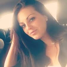 April Lynch's Instagram, Twitter & Facebook