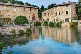 Cosa Vedere In Toscana Fotografare Le Terme Di Bagno Vignoni In Val D Orcia Toscana Toscana Italia Italia