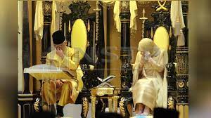 Sultan abdullah sultan ahmad shah yang dimasyhurkan hari ini sebagai sultan pahang keenam, menggantikan paduka. Air Mata Al Sultan Abdullah Tengku Puan Pahang