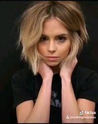 Anna Juntunen's Instagram, Twitter & Facebook