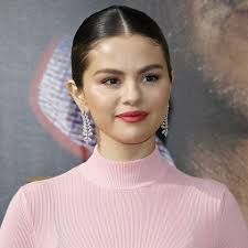 Selena gomez at dakota johnson's 27th birthday in. Qmv3vxxxh67nam