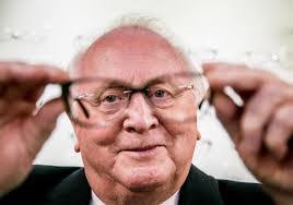 Howard Bainbridge's Instagram, Twitter & Facebook