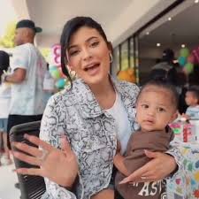 Pin By ɑӏաɑվտ ƒօɾҽѵҽɾ On Kendall Kylie Kardashian Kids Kylie Travis Kylie Kristen Jenner