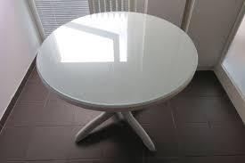 Okrugli, bijeli stol na razvlačenje (100 cm; Lesnina)