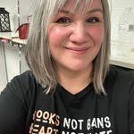 Kim Biondi's Instagram, Twitter & Facebook