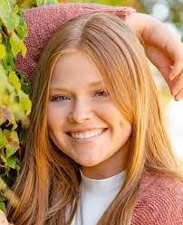 Julie Schutt's Instagram, Twitter & Facebook