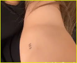 She added the word before to the left of the sanity tattoo which she got six months prior. Kylie Jenner Reveals Her New Tattoo We Think We Know The Meaning Photo 4466484 Kylie Jenner Pictures Just Jared