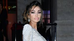 Formeaza un cuplu frumos cu cosmin curticapean si au impreuna o fetita de toata frumusetea, rita, care tocmai a implinit un an. MÄƒdÄƒlina Ghenea Are Un Nou Iubit Despre Cine Este Vorba Vedete Avantaje Ro De 20 De Ani Pretuieste Femei Ca Tine