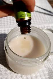 Un Deo Naturel En 5 Minutes Chrono Pari Tenu Antigone Xxi Recettes Deodorants Deodorant Naturel Produits De Beaute Naturels