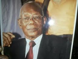 Who played the rhythm guitar