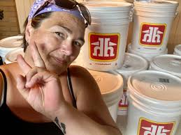 Need something unique to gift your loved ones this holiday season?!? My  honey Angel and I have you covered! Florida Gold Honey Company is our  humble little honey farming company. We take