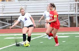 Big second half guides Flat Rock past Garden City