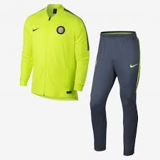 Kaufen sie jetzt ihre gewünschten trainingsanzug modelle! Inter Trainingsanzug 65e139