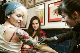 »wir sind zutiefst erschüttert und trauern mit kasias familie«, schrieb die agentur, die lenhardt als. This New Book Captures London S Best Tattoo Artists At Work London Evening Standard Evening Standard