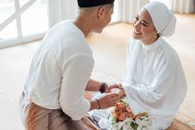 Nikah dan walimatul ursy, akad nikah dan walimah dan lainnya. Viral Foto Akad Nikah Yang Cuma Dihadiri 11 Orang Sederhana Syahdu