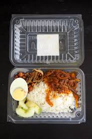 Sometime last week, i had posted an entry about suri's nasi lemak which is one that is very famous in petaling jaya. Cmco Food Takeaway A Taste Of Nostalgia At Pj Ss2 S The Real Nasi Lemak Eat Drink Malay Mail