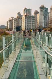 South korea, officially the republic of korea, is a country in east asia, constituting the southern part of the korean peninsula, and sharin. Busan Cidade Incrivel Na Coreia Do Sul Guia De Viagem