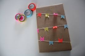 Cadeau Leuk Inpakken Ideeen Creatieve En Originele Tips Van Cadeaubon Tot Groot Cadeau Mamaliefde Cadeau S Inpakken Zelfgemaakte Cadeaus Diy Cadeau Inpakken