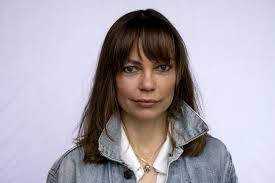 Elisabeth Rasmussen's Instagram, Twitter & Facebook