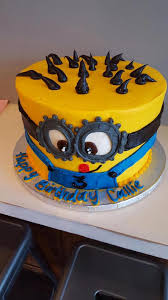 This video shows how to make it. Minion Cake Hayley Cakes And Cookieshayley Cakes And Cookies