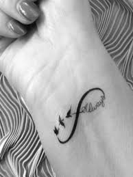 Tatouage Poignet Plus De 100 Tatouages Poignet Qui Nous Inspirent