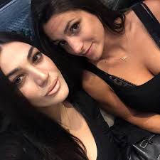Follow αγαπάμε ήβη αδάμου (@agapameiviadamou) to never miss photos and videos they post. Hbh Adamoy 3egnoiastes Stigmes Me Filoys Xwris To Mwro