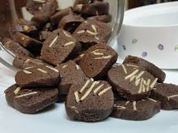 Resepi kek coklat mudah ini dikongsi oleh seseorang yang saya ambil dari surving di internet dan. Jom Masak Jom Makan Makan Biskut Coklat Badam Resep Biskuit Makanan Jalanan Kue Lezat