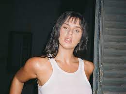 ( luján, provincia de buenos aires, 12 de enero de 1995), conocida artísticamente como nathy peluso, es una cantante y compositora argentina que fusiona los géneros hip hop, soul, trap, jazz, rap, salsa y swing dentro de su música. Tickets Marina Sur Valencia Freitag 27 August 2021 Wegow Deutschland