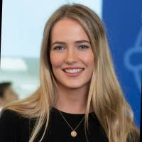 Isabelle Mcdonald's Instagram, Twitter & Facebook