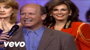 Ann downing, candy hemphill christmas, jack toney, jake hess, jeanne johnson, sue dodge & terry blackwood. Bill Gloria Gaither Look What The Lord Has Done Live Youtube