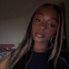 Elena Russell's Instagram, Twitter & Facebook