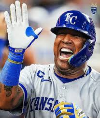 With this two-run double, Salvador Perez has passed Alex Gordon for the  6th-most hits in Royals history!