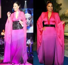 Ebru gündeş'in işleri de açıldı. Ebru Gundes Sahne Kostumleri Hayir Kurumlarina