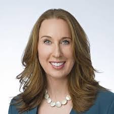 Elizabeth Poynter's Instagram, Twitter & Facebook