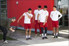 785 likes · 7 were here. Liverpool Fc Und Falken Kreieren Eigenen Song Aus Dem Herzschlag Der Spieler Und Fans Reifenpresse De
