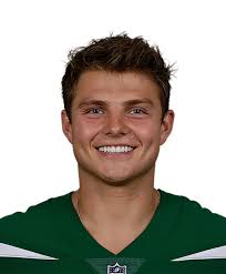 What is the difference between dart and fields?