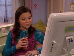 See more ideas about icarly, icarly and victorious, funny memes. Discussingfilm On Twitter Miranda Cosgrove Recreates The Interesting Meme From Drake Josh During The Icarly Revival Title Sequence