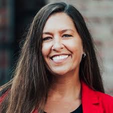 Sandra Nally's Instagram, Twitter & Facebook