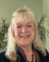 Deborah Latham's Instagram, Twitter & Facebook