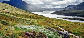 Loch ailort, scotland lochailort is a hamlet in scotland that lies at the head of loch ailort, a sea loch, on the junction of the road to the isles between fort william and mallaig with the a861 loop towards salen and strontian 5 Highlights Der Schottlischen North Coast 500 Route Asi Reisen Blog