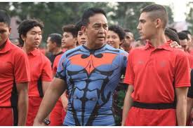 Ia sendiri bersekolah di victoria institution, sekolah inggris paling bergengsi di malaysia. Perhatian Khusus Prabowo Dan Andika Terhadap Enzo Republika Online