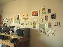 Use Binder Clips To Hang Art I Have Trouble Finding Affordable Picture Frames I Like That Fit So This Is A Great Idea Art Wall Photo Wall Display Wall
