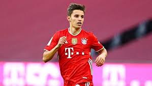Он играет на позиции центр. A Bola Tiago Dantas Desperta A Atencao De Clubes Da Bundesliga Benfica