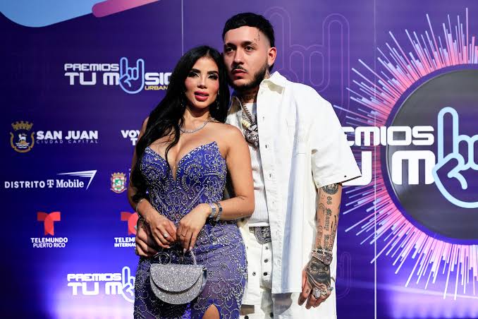 Karina García y Kris R confirman que serán papás con estas fotografías: “Mi  mayor sueño” | Revista Vea