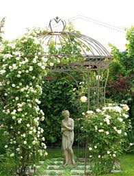 Gartentipps Fur Einen Kleinen Garten Nach Italienischer Art Garten Garten Ideen Gartentipps