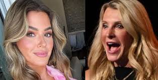 JoJo Fletcher Reacts To Joan Vassos As 'Golden Bachelorette'