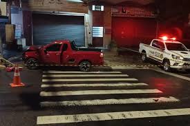 Motorista morre após colidir carro contra poste na zona norte de Porto Alegre
