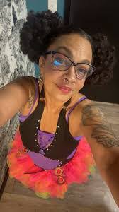 Lacey Simmons's Instagram, Twitter & Facebook